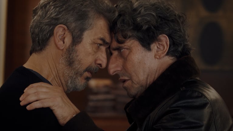 Lo Dejamos Acá. (L to R) Ricardo Darín,  Diego Peretti, in Lo Dejamos Acá. Cr. Courtesy of Netflix ©2026