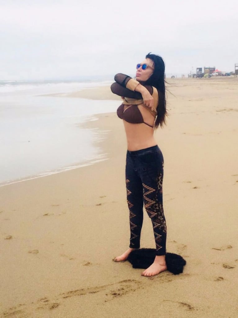 ¡Lo hizo de nuevo! El topless hot de Moria Casán en Mar del Plata