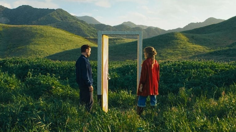 Lo que empieza como una salida “de compromiso” termina convirtiéndose en una travesía por recuerdos.