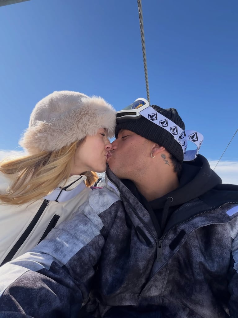 Lolo Poggio conoció la nieve por primera vez (Foto: Instagram @lolopoggio_)