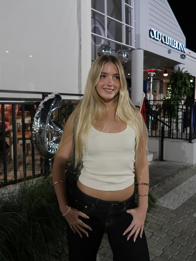 Looks de Aitana Paladini. Crédito: Instagram