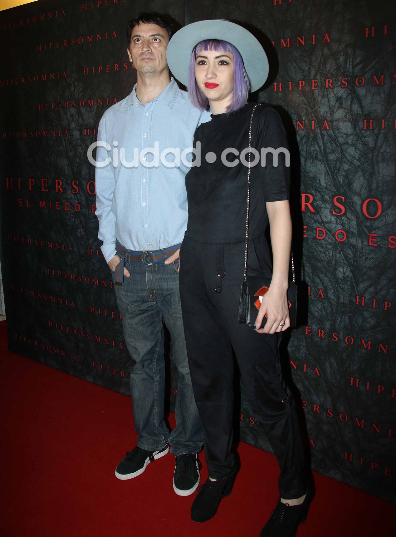 Looks y famosos cool en la alfombra roja de la premiere de Hipersomnia. (Foto: Movilpress)