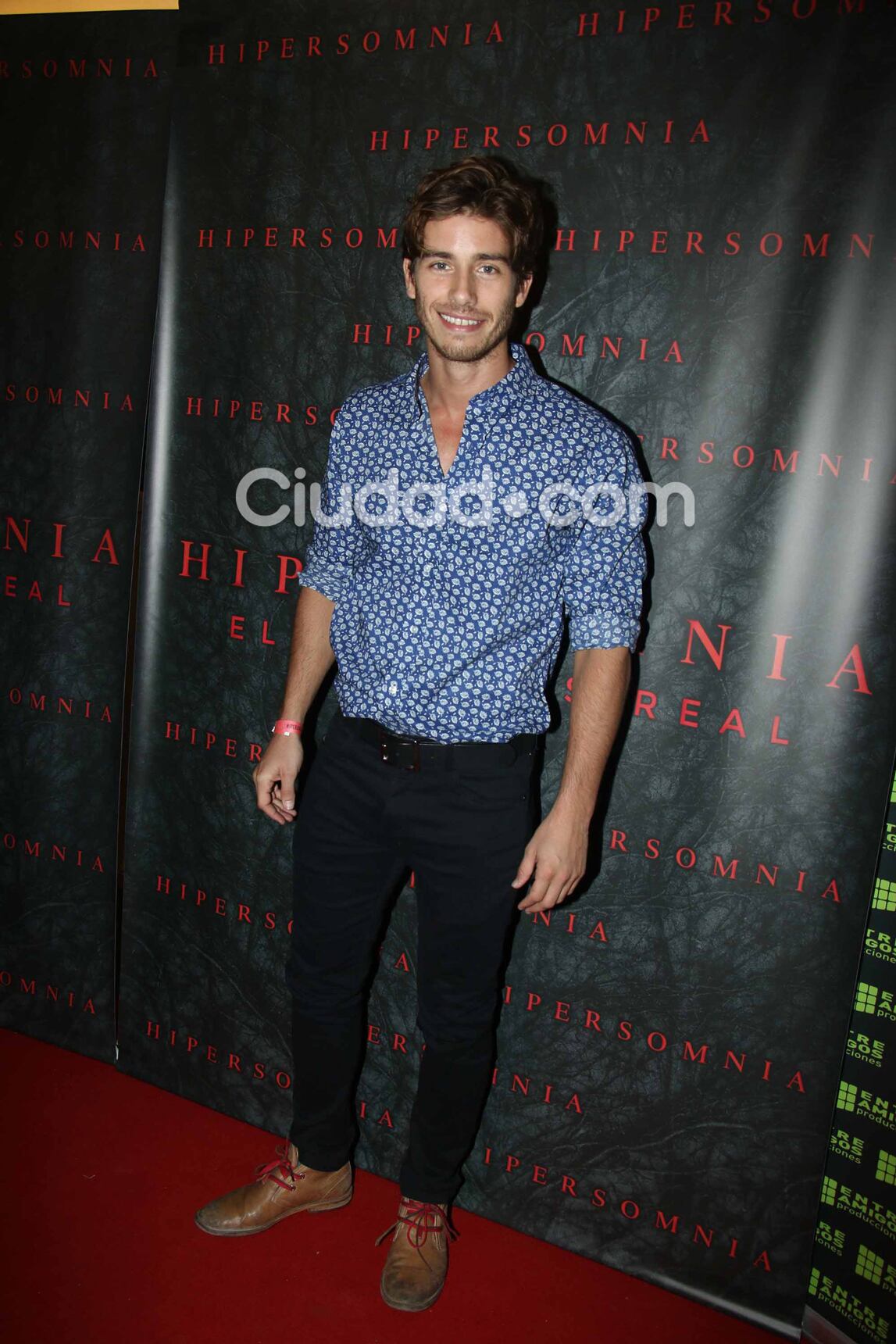 Looks y famosos cool en la alfombra roja de la premiere de Hipersomnia. (Foto: Movilpress)