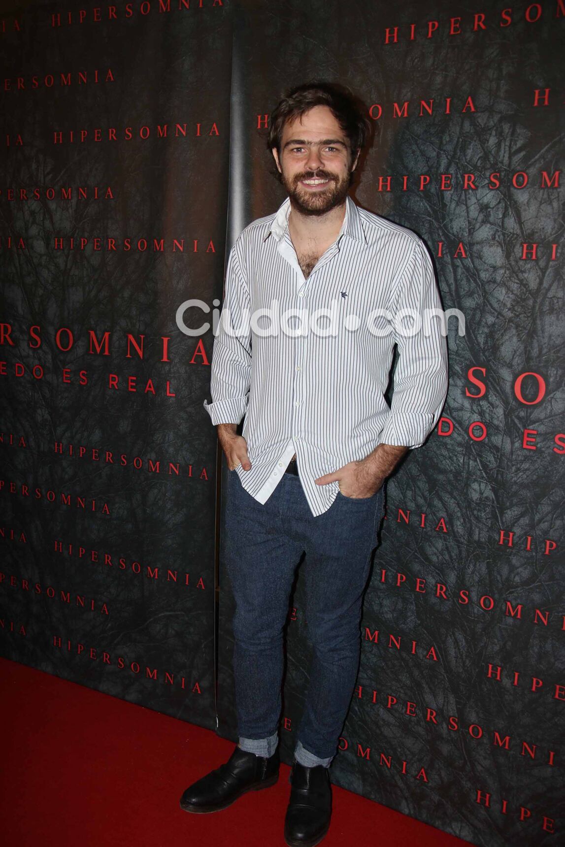 Looks y famosos cool en la alfombra roja de la premiere de Hipersomnia. (Foto: Movilpress)