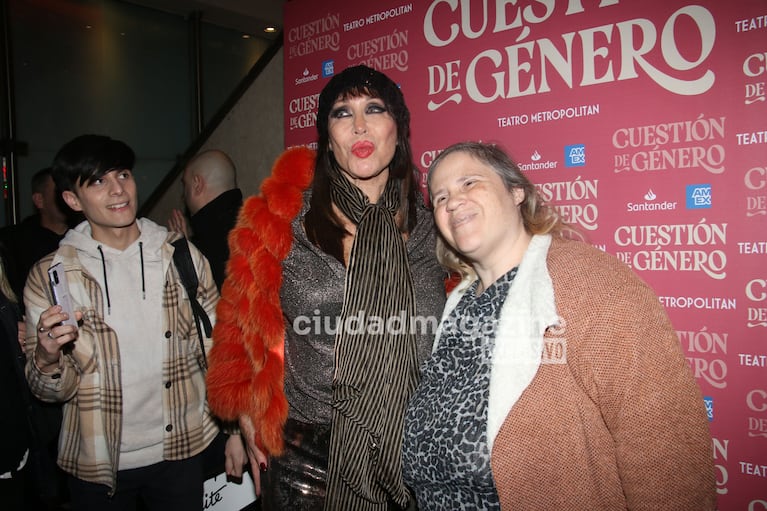 Lorna fue a ver a Moria Casán al teatro (Foto: Movilpress).
