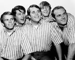 Los Beach Boys: la historia de la banda que hizo sombra a los Beatles