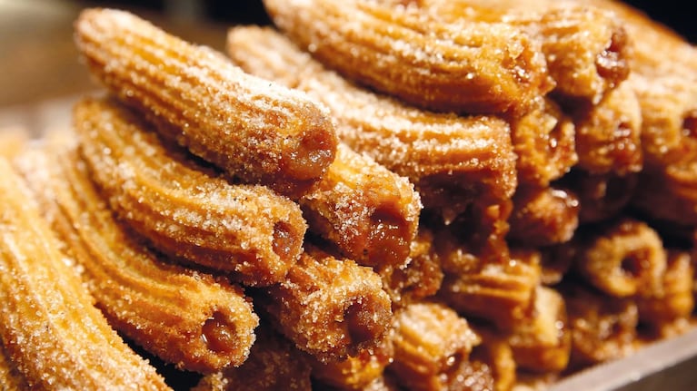 Los churros, un clásico de la panadería, muy fácil para hacerlo en casa. Foto: Cucinare.TV.