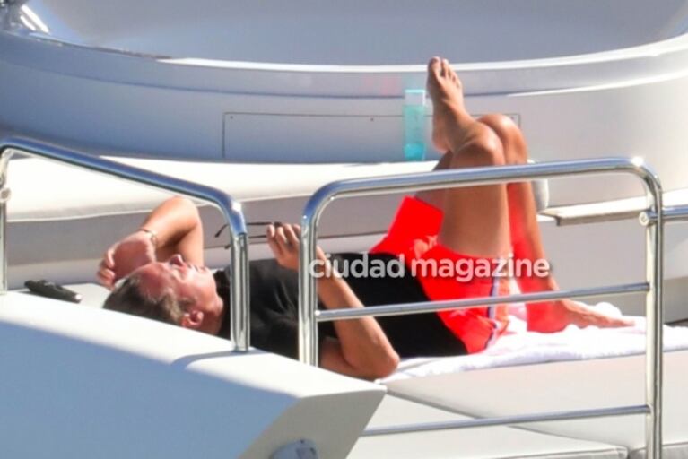 Los días de relax de Luis Miguel en Miami: lució su renovada figura en un lujoso yate