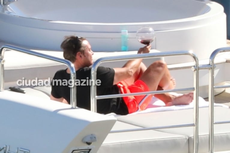 Los días de relax de Luis Miguel en Miami: lució su renovada figura en un lujoso yate