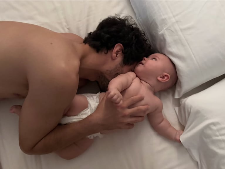Los días de Úrsula Corberó y el Chino Darín como "full time papis" (Foto: Instagram @ursulolita)