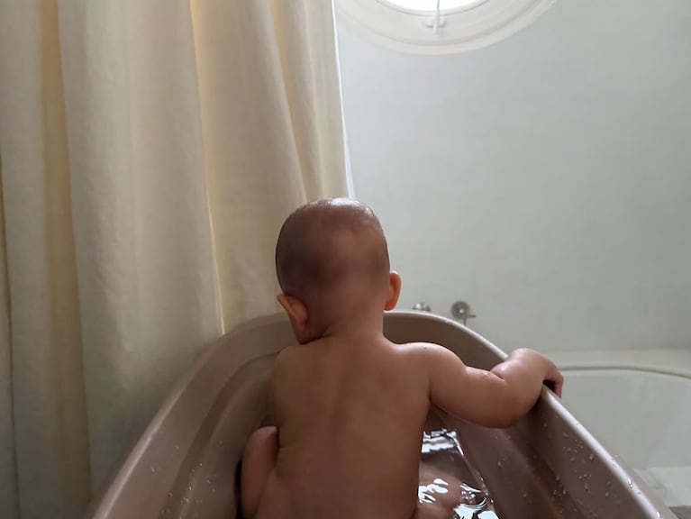 Los días de Úrsula Corberó y el Chino Darín como "full time papis" (Foto: Instagram @ursulolita)