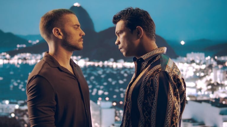 Los dueños del juego sigue a Profeta, un joven brillante y ambicioso.