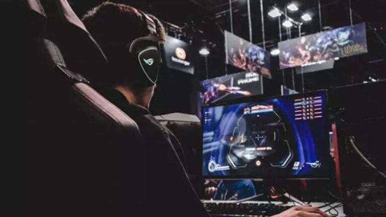 Los españoles dedican casi 660 horas al año a jugar a videojuegos