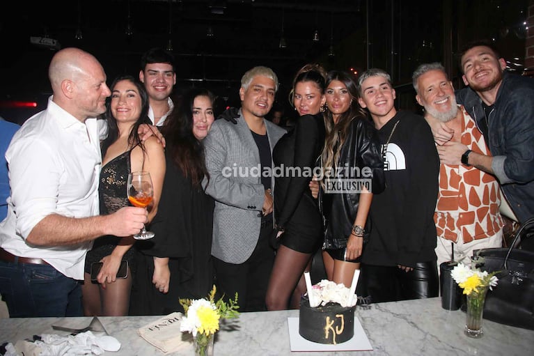 Los famosos en el cumpleaños de Karina Jelinek (Foto: Movilpress).