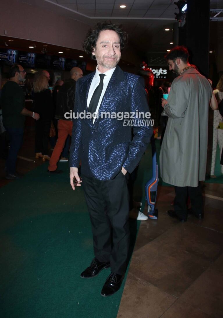 Los famosos en el estreno de El Encargado: Guillermo Francella, su familia y el súper look de China Suárez