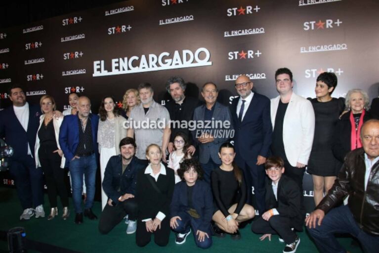 Los famosos en el estreno de El Encargado: Guillermo Francella, su familia y el súper look de China Suárez