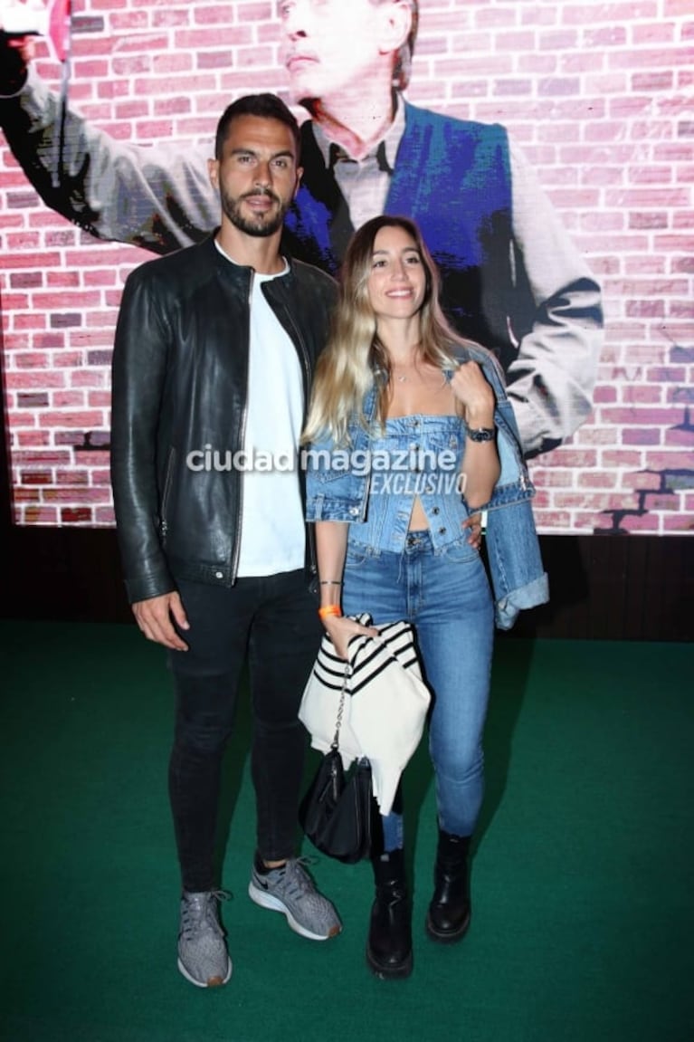 Los famosos en el estreno de El Encargado: Guillermo Francella, su familia y el súper look de China Suárez