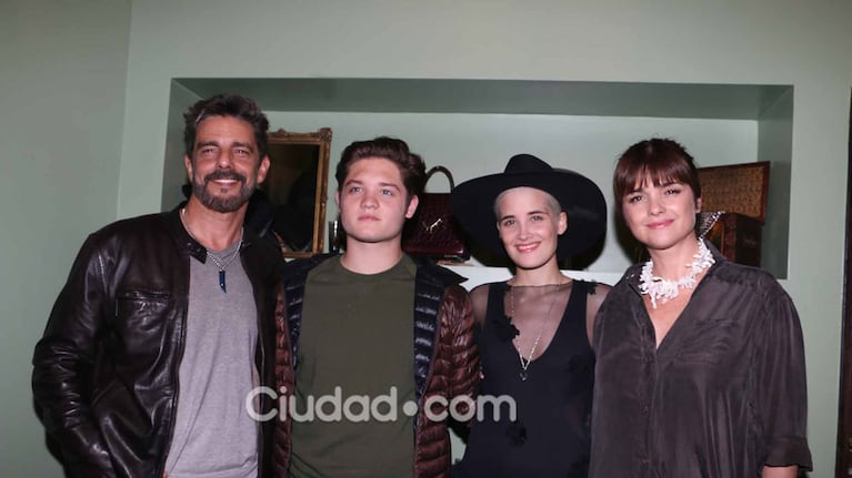 Los famosos en la apertura del local de Flor Torrente (Fotos: Movilpress).