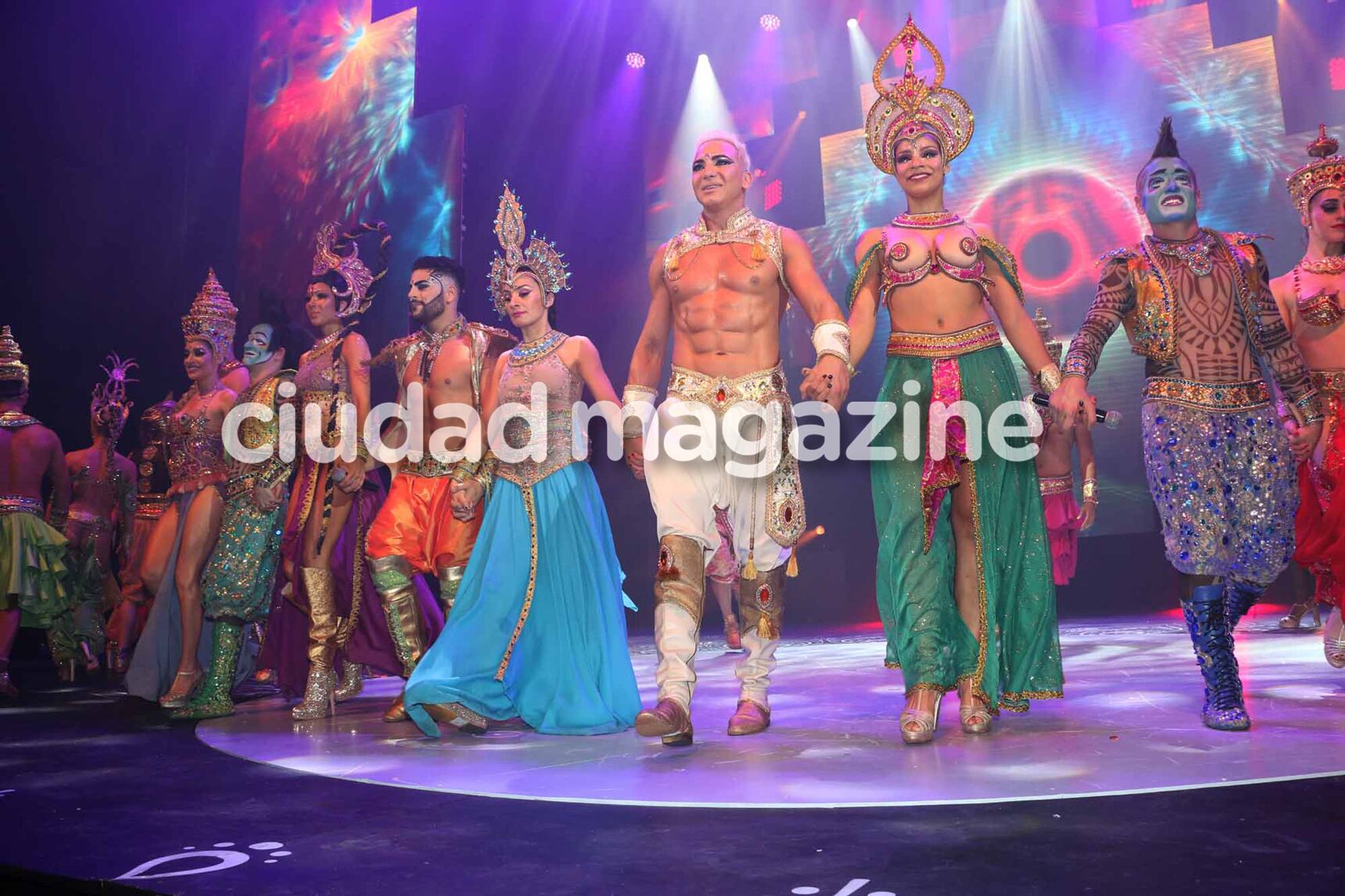 Los famosos en la gala especial de Mahatma (Fotos: Movilpress).