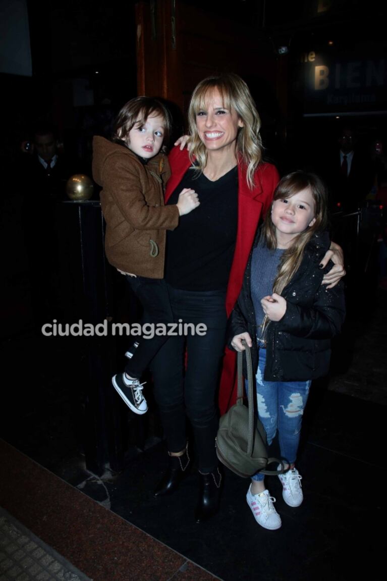 Los famosos llevaron a sus hijos a ver Soy Luna: las fotos y los looks invernales