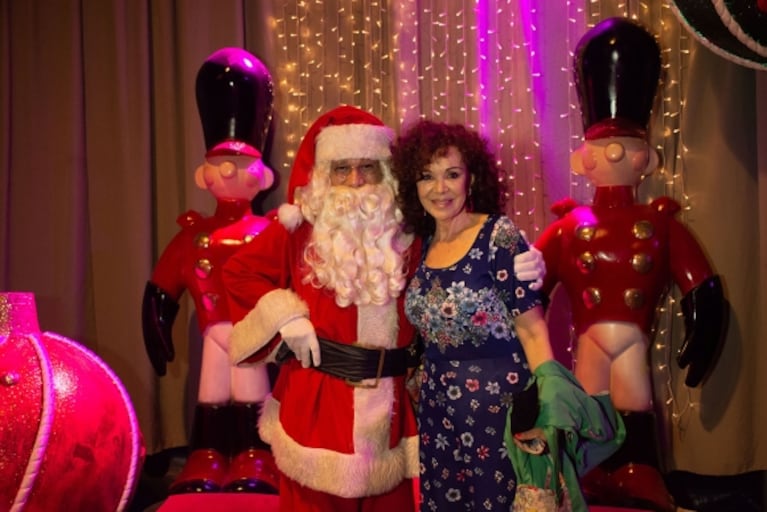 Los famosos y sus familias disfrutaron de Una Mágica Navidad: las tiernas fotos del estreno 