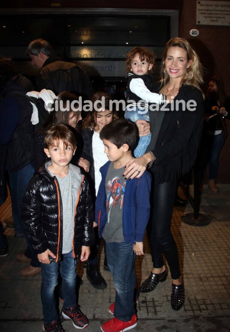 Los famosos y sus hijos disfrutaron de Disney On Ice: mirá los looks invernales de grandes y chicos