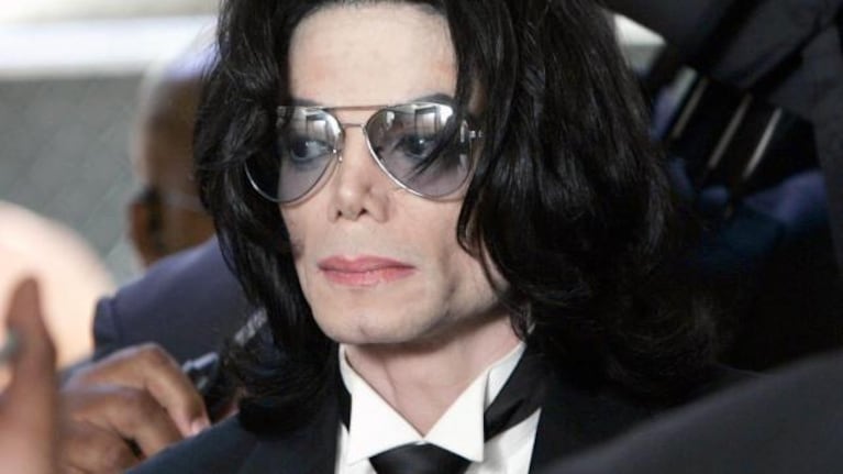 Los fans deberán pagar 3 dólares por poner flores en la tumba de Michael Jackson
