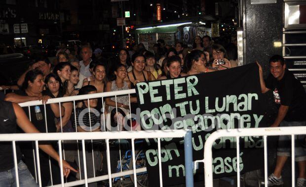 Los fans, en la despedida de La Dueña en el Opera City. (Foto: Jennifer Rubio - Ciudad.com)