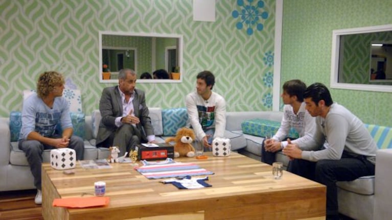Los finalistas con Jorge Rial. (Foto: Telefe).