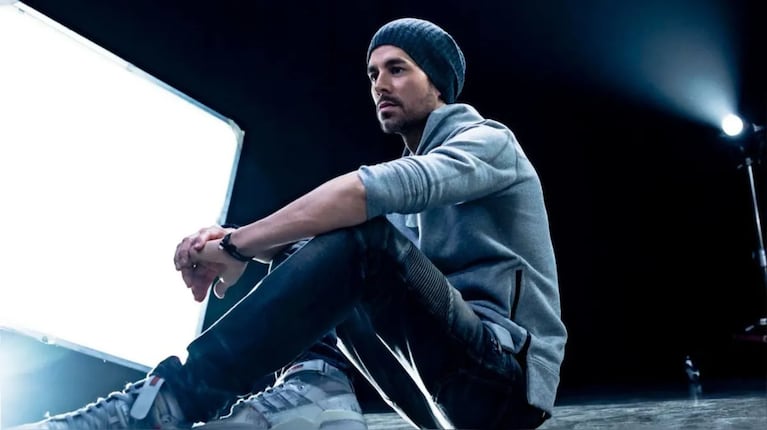 Los fuertes mensajes que Enrique Iglesias recibió por las denuncias contra su padre de abuso: “Espero que...”