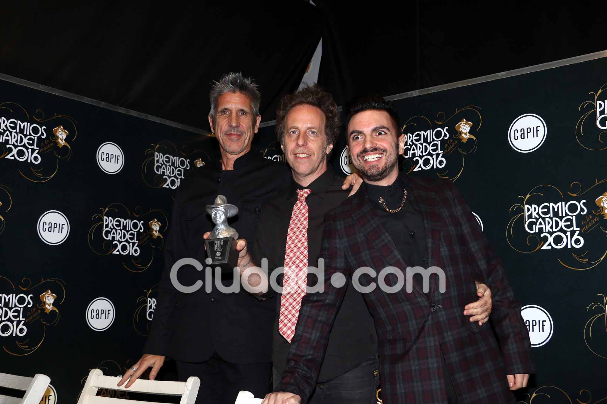Los ganadores en los Premios Gardel 2016. (Foto: Movilpress)