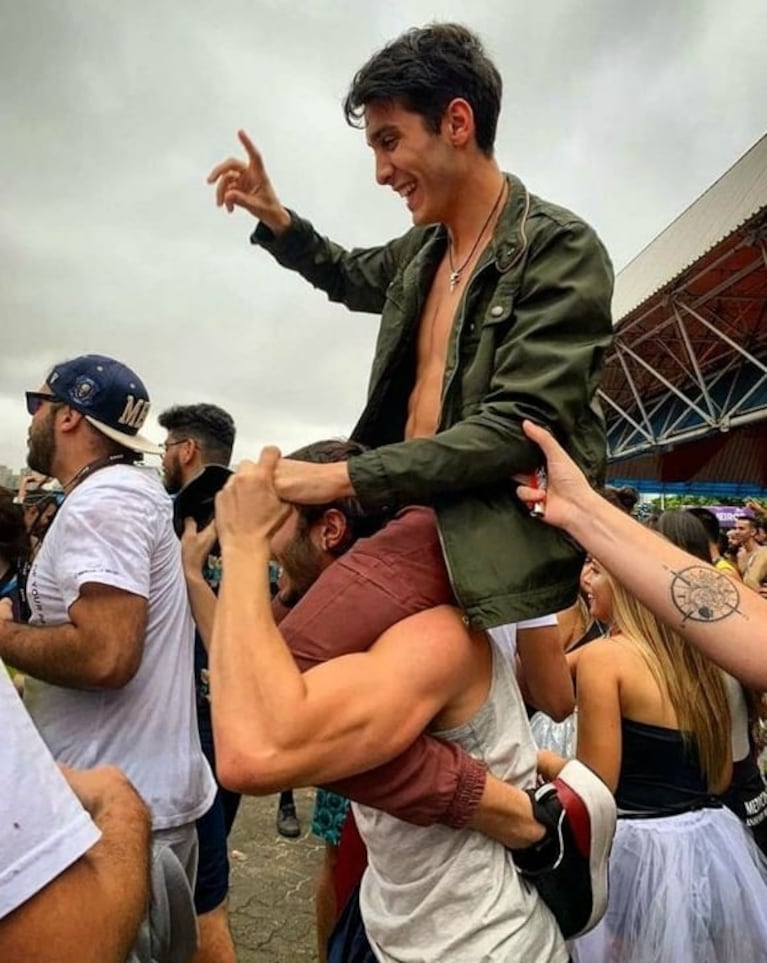 Los hijos de Juan Darthés, de festejo en el carnaval de Brasil mientras su padre sigue con pedido de captura