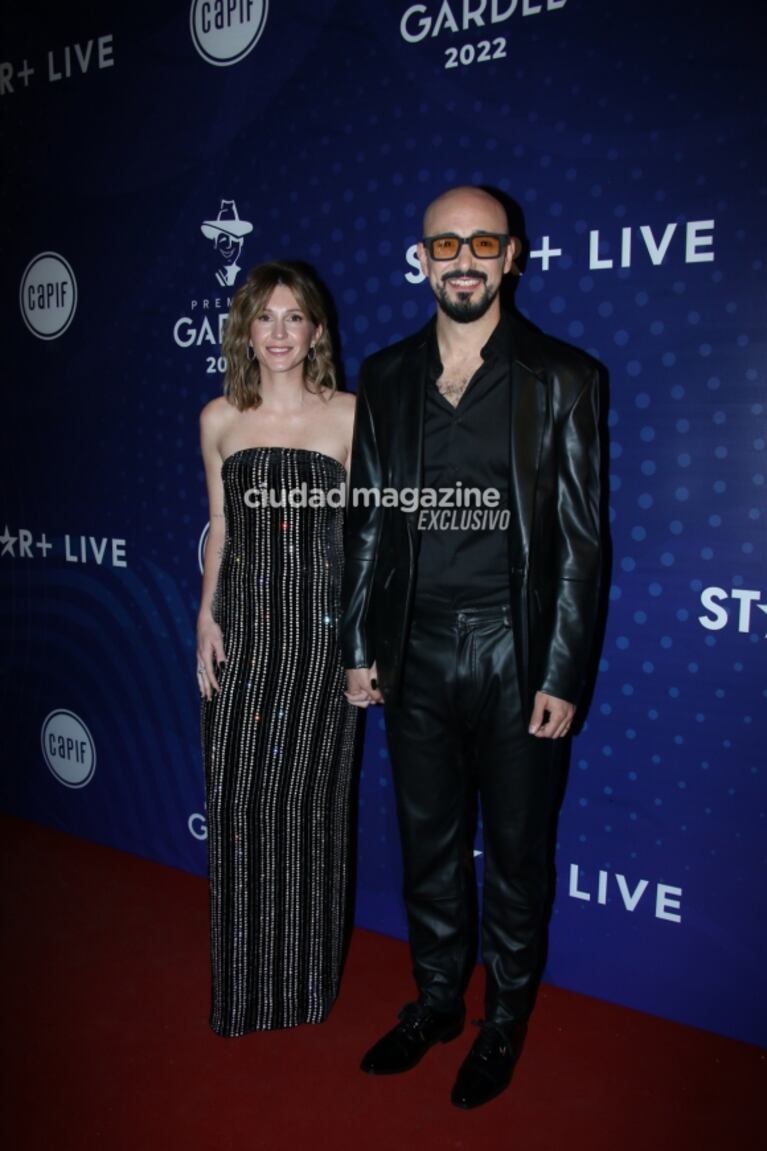 Los impactantes looks de los Premios Gardel: de Tini Stoessel y Rusherking a Cazzu y Abel Pintos