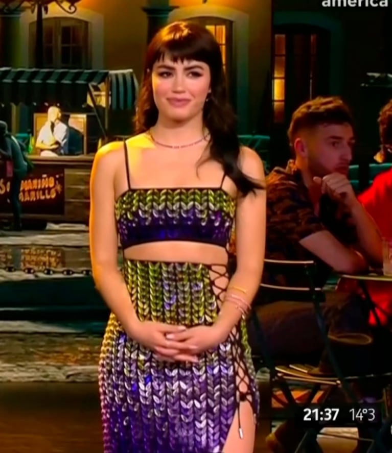 Los increíbles looks de Lali Espósito en los Premios Platino: cuánto salen los diseños más comentados de la noche
