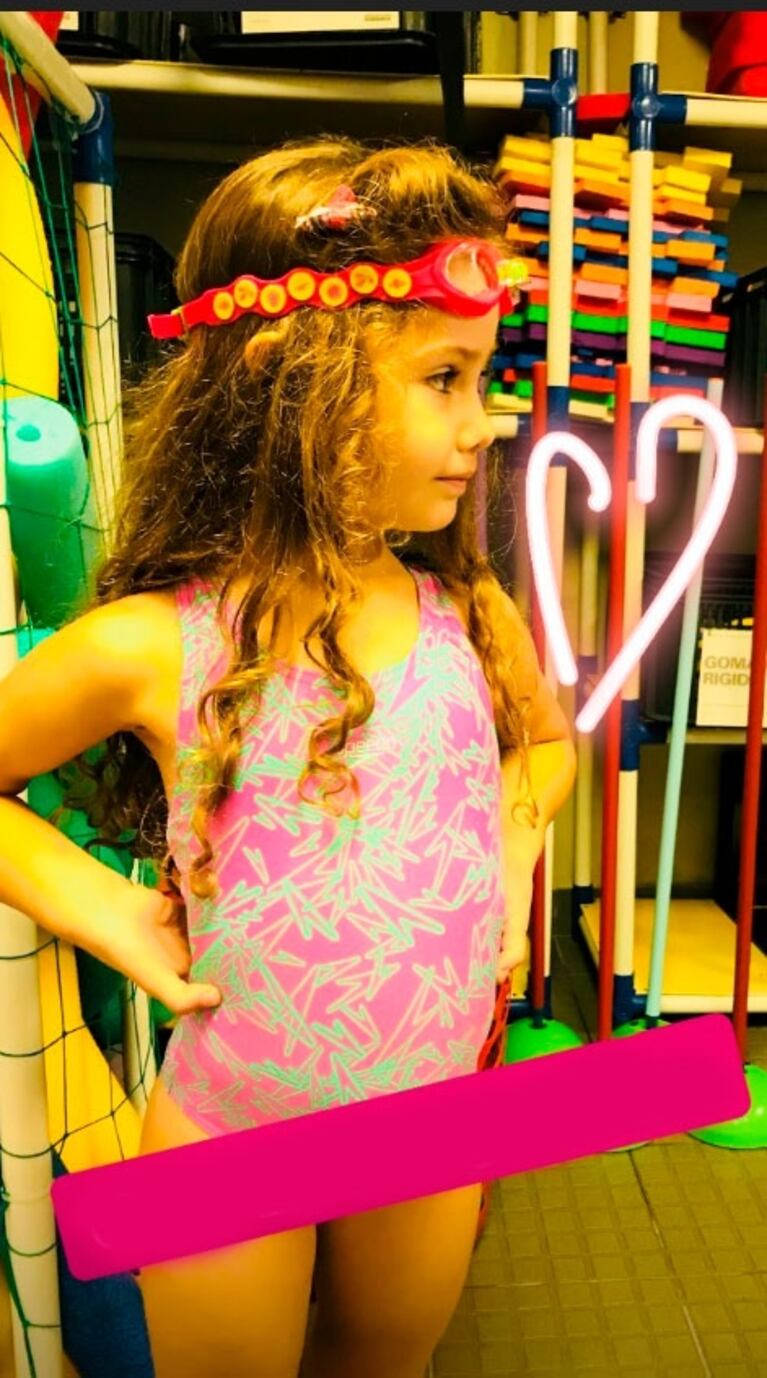 Los looks acuáticos de los hijos de Sabrina Rojas y Luciano Castro: "Les encanta nadar"