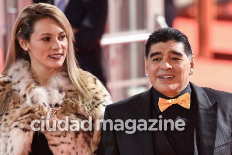Los looks de Diego Maradona y Rocío Oliva en el sorteo del Mundial Rusia 2018: "Se me cortó la luz y no pude combinar"