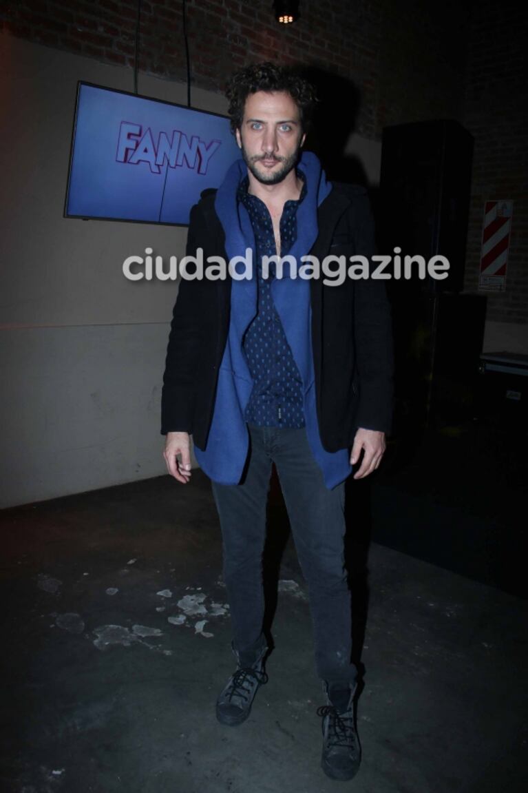 Los looks de los protagonistas de Fanny la fan, en la presentación de la tira: mirá de quiénes eran fanáticos en su adolescencia 