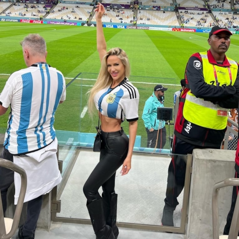 Los looks mundialistas de Luciana Salazar que fueron furor en la prensa británica