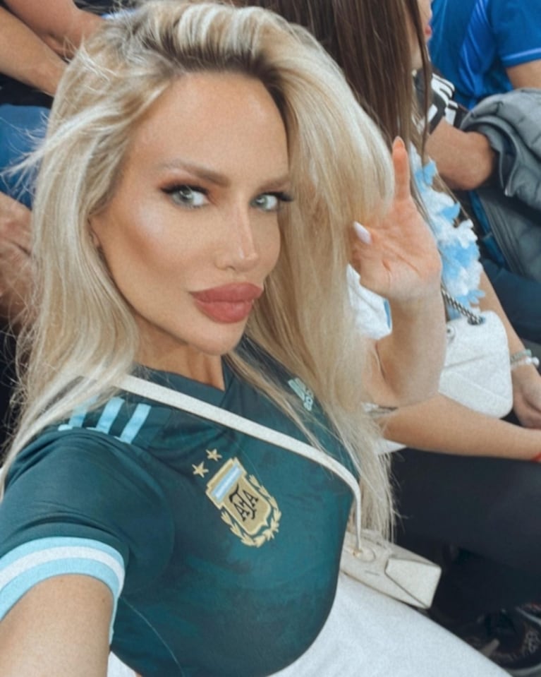 Los looks mundialistas de Luciana Salazar que fueron furor en la prensa británica