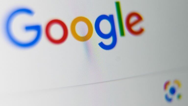 Los menores de 18 años podrán solicitar la retirada de sus imágenes de los resultados del Buscador de Google. Foto: AFP.