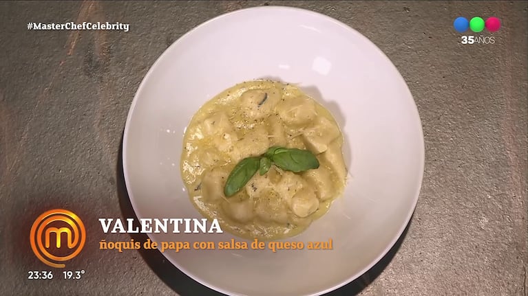 Los ñoquis de papa con salsa de queso azul que hizo Valentina Cervantes en Masterchef Celebrity (Foto: captura de Telefé).