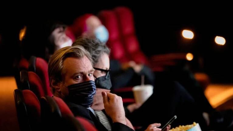 Los principales cines de EE.UU. no exigirán mascarilla a los vacunados