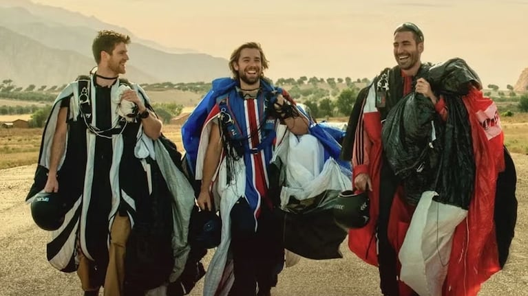 Los protagonistas de La fiera son Carlos Cuevas, Miguel Bernardeau y Miguel Ángel Silvestre.
