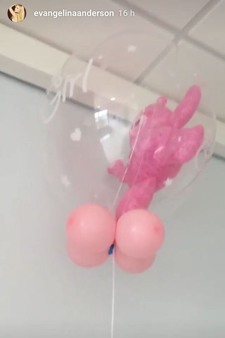 Los regalos súper tiernos que recibió Evangelina Anderson tras el nacimiento de su tercera hija