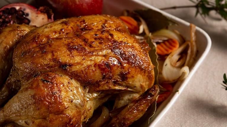 Los secretos para hacer el mejor pollo asado. Foto: Freepik.