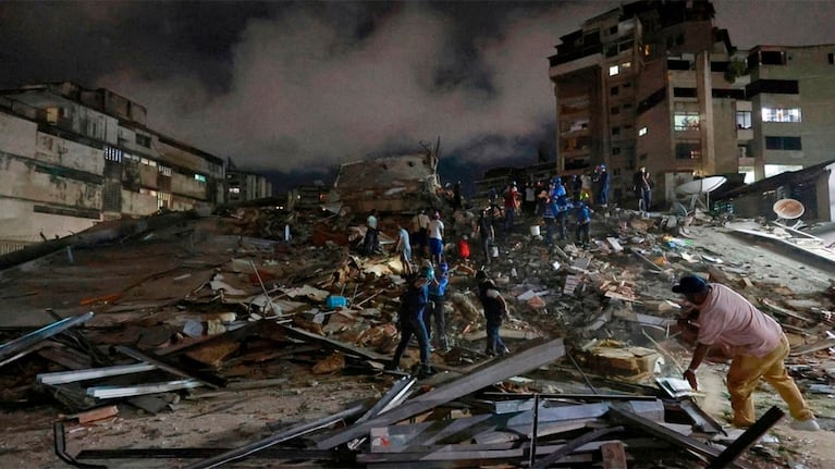 Los terremotos en Venezuela provocaron graves daños estructurales. Foto AP Photo/Javier Campos Imagen: 1/2