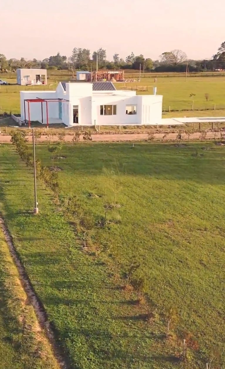 Lourdes Sánchez mostró cómo quedó su espectacular casa con vista al río en Corrientes