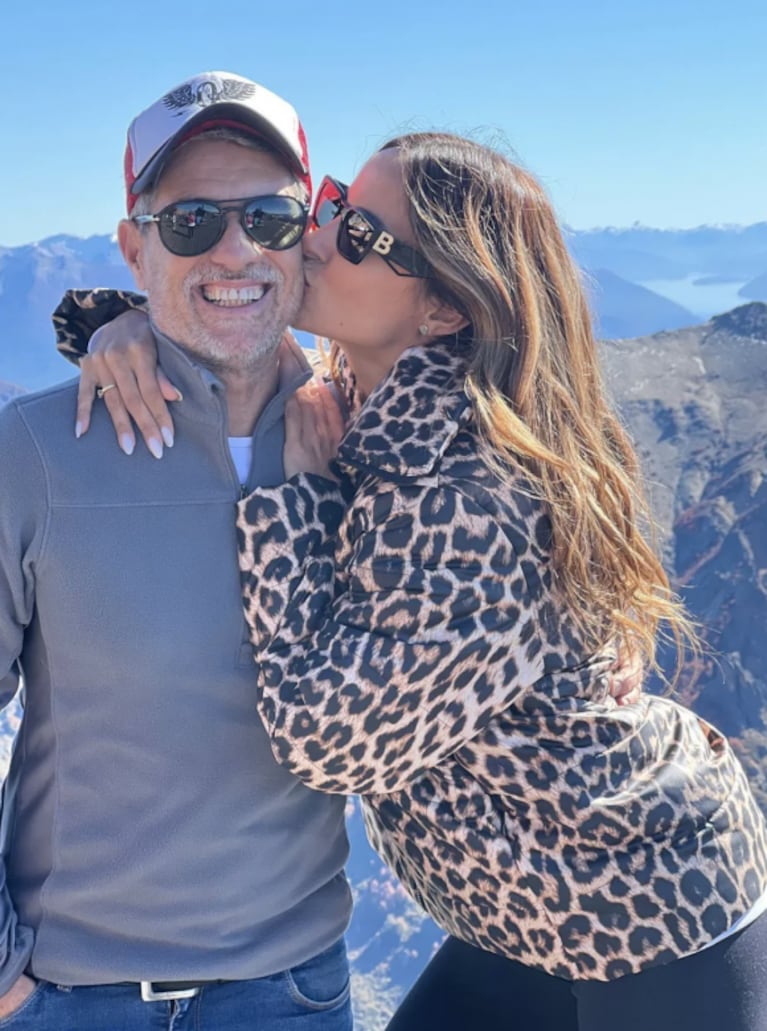 Lourdes Sánchez viajó a Bariloche con Chato Prada y su hijo: "Viaje de egresados"