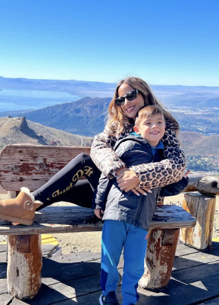 Lourdes Sánchez viajó a Bariloche con Chato Prada y su hijo: "Viaje de egresados"