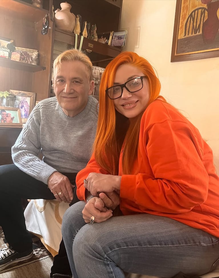 Lourdes Sánchez visitó a su mamá y su familia a dos semanas del escándalo (Foto: Instagram @lowrdez)